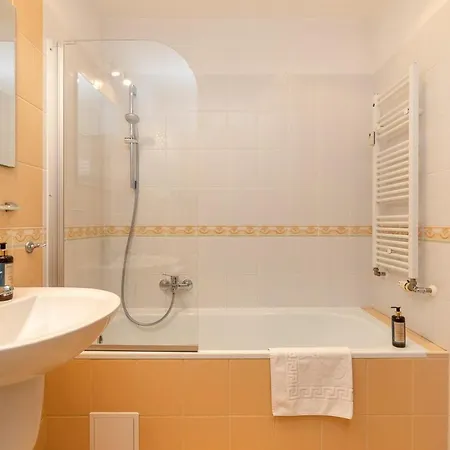 Rent Like - Lucka 15